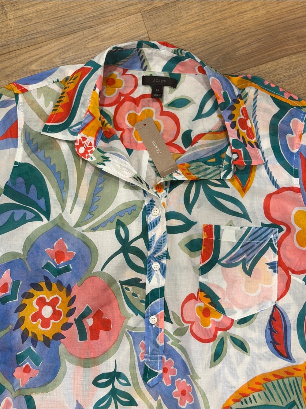 Bright Floral Button-Up Popover Shirt in Multicolor Floral